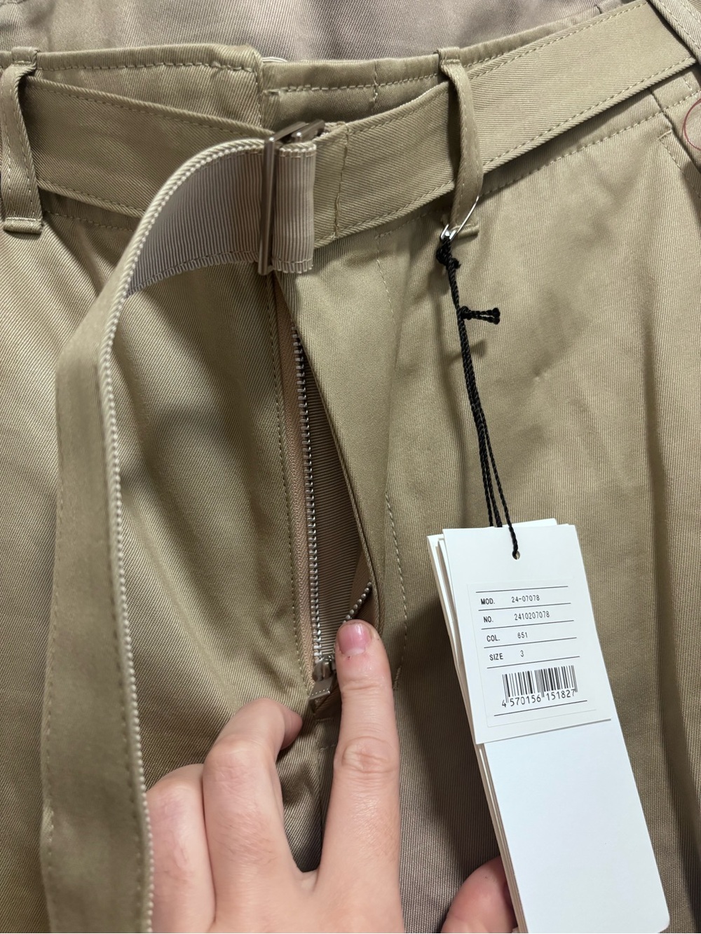 Sacai Wide-Leg Cargo Trousers. New, with tag. - Picture 9 of 16